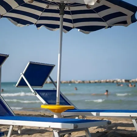 Fronte Mare Bici E Convenzionata Pesaro