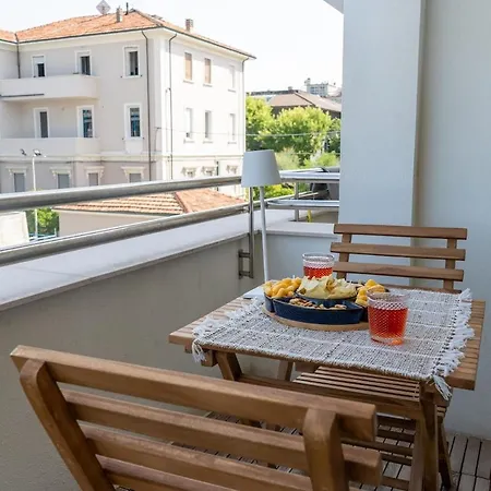Apartamento Fronte Mare Bici E Convenzionata Pésaro